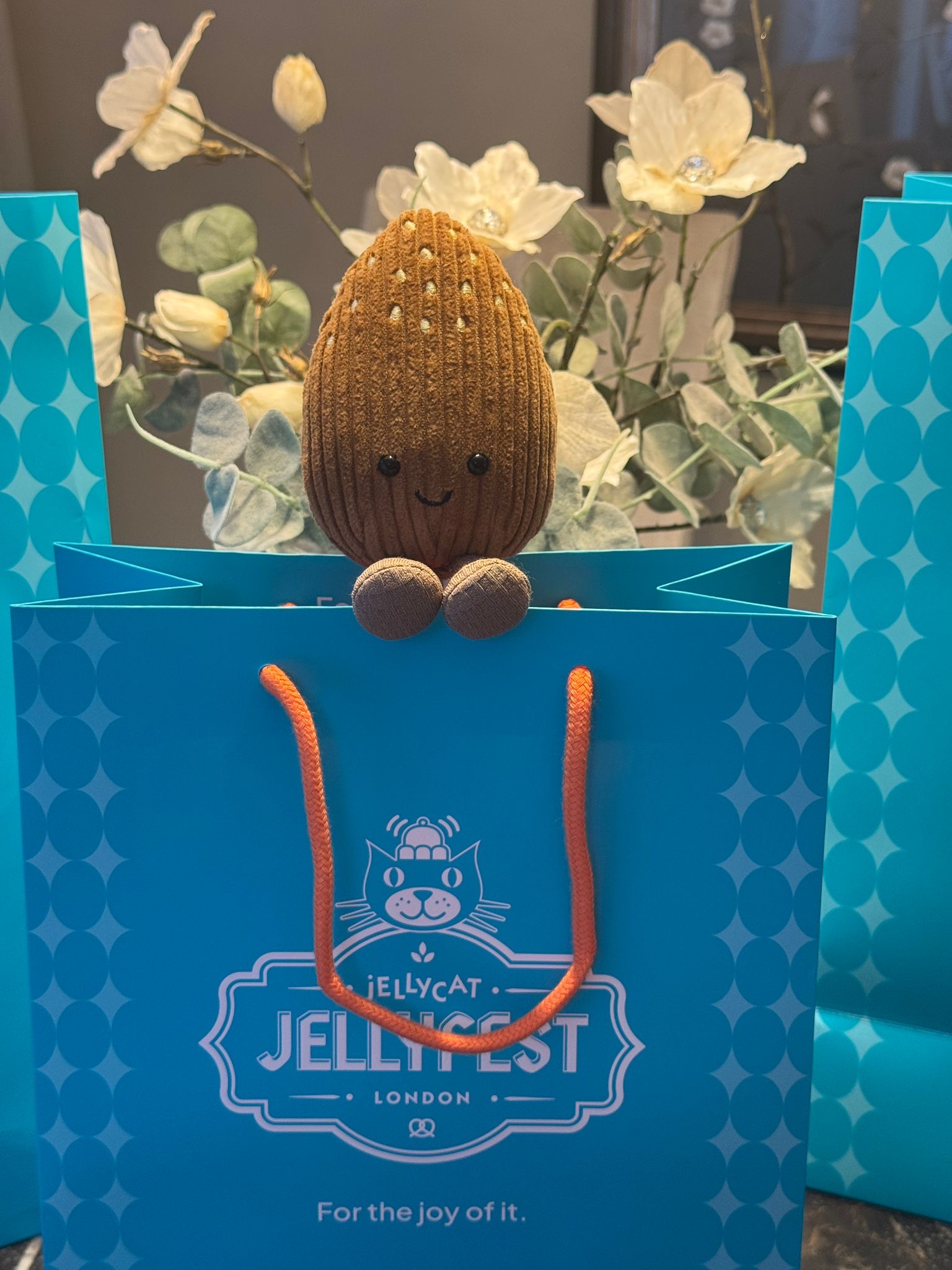 Jellycat Amuseables Candied Almond – KaDeWe Berlin Exclusive