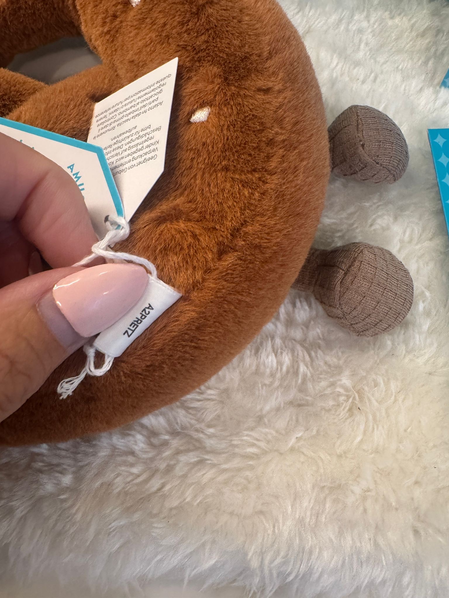 Jellycat Jellycat Heinrich Pretzel – KaDeWe Berlin Jellyfest Exclusive — photograph 7