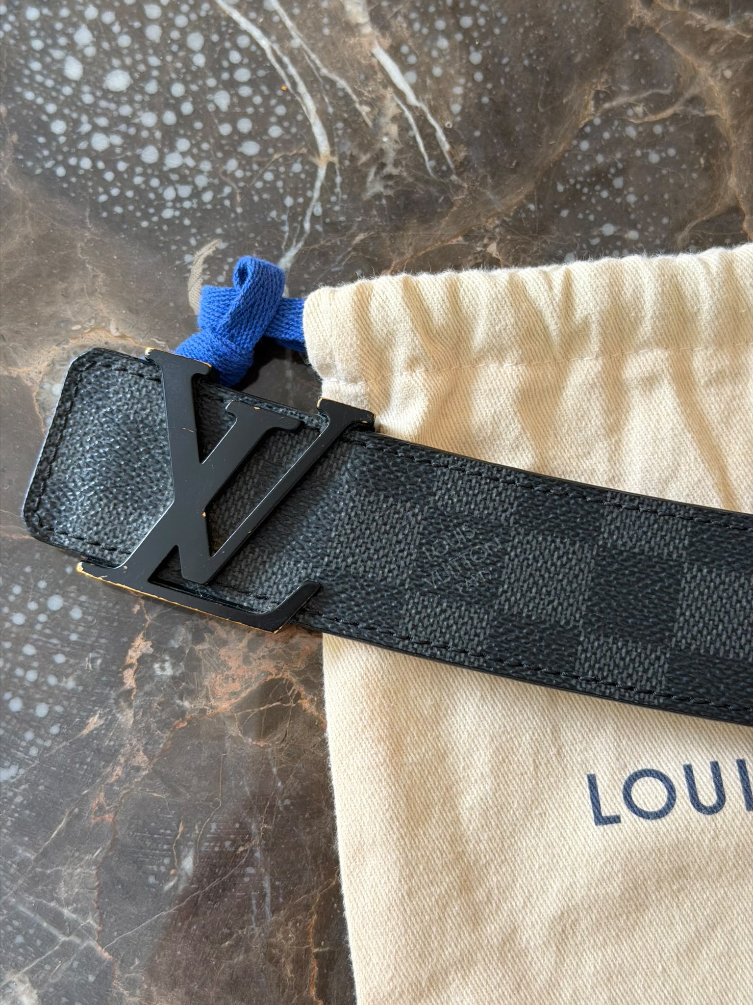 Louis Vuitton M9808 black LV buckle belt