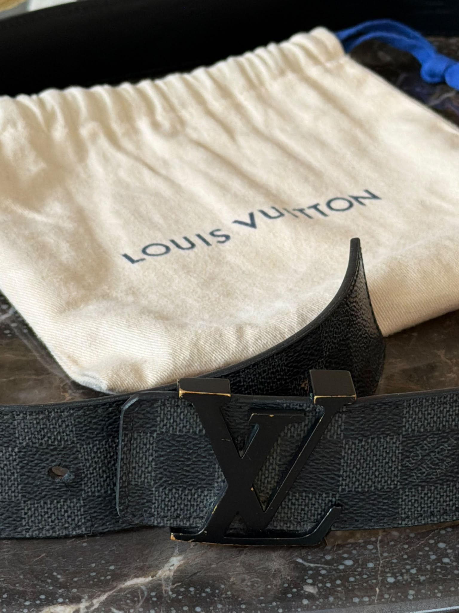Louis Vuitton Damier Graphite canvas belt detail