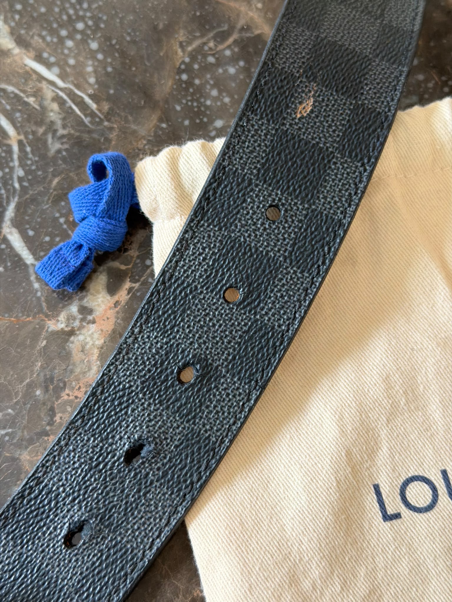 Louis Vuitton belt black leather reverse