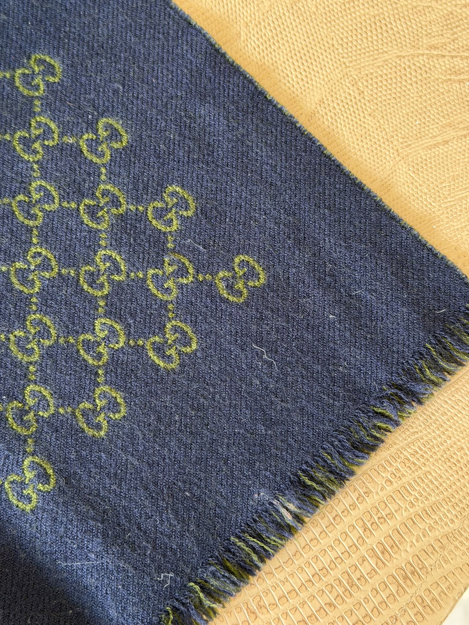 Gucci scarf style 795273 4GAIM 4166