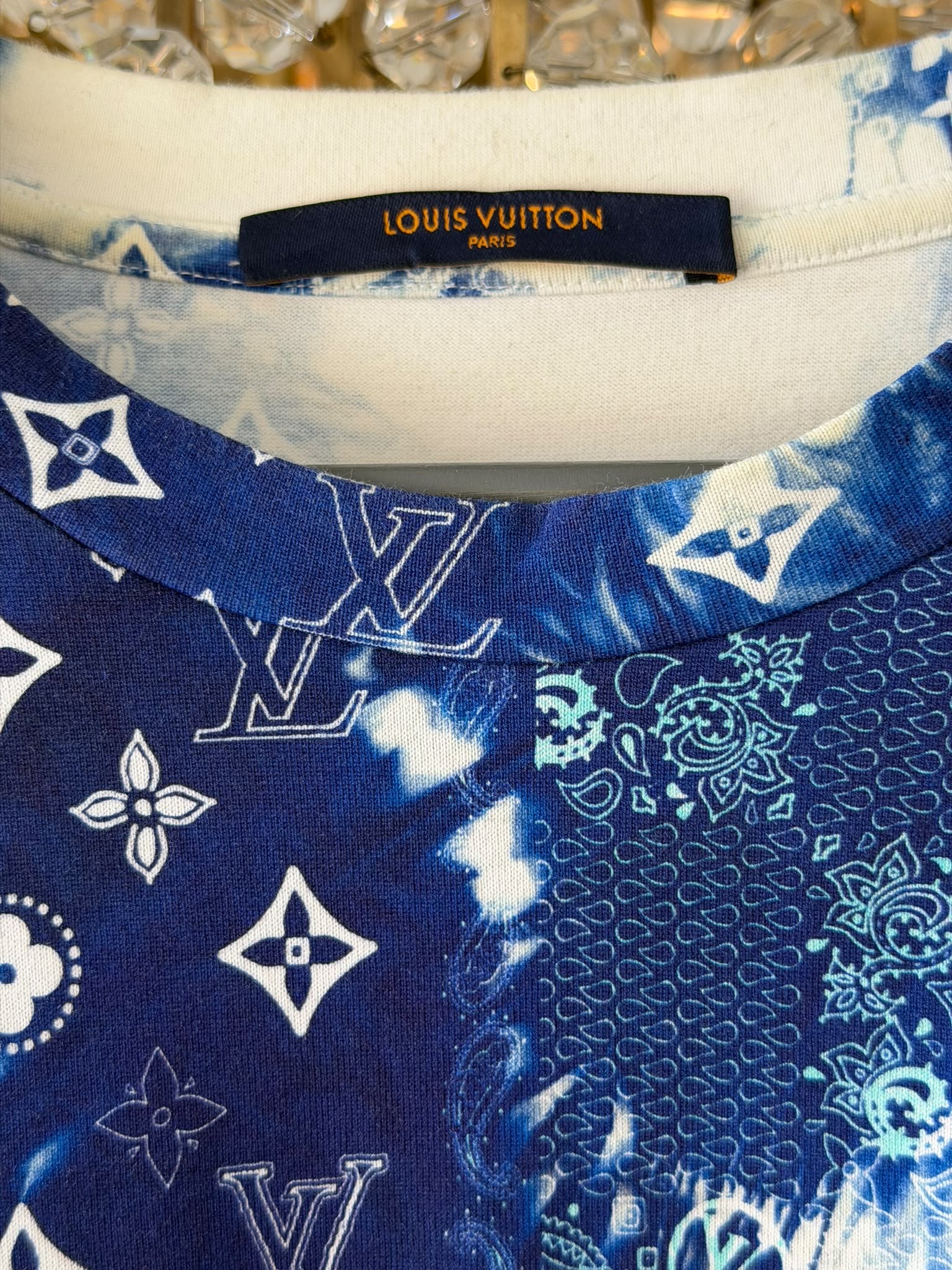 Louis Vuitton Louis Vuitton Monogram Bandana Print T-Shirt – Blue & White – Size XL — photograph 10