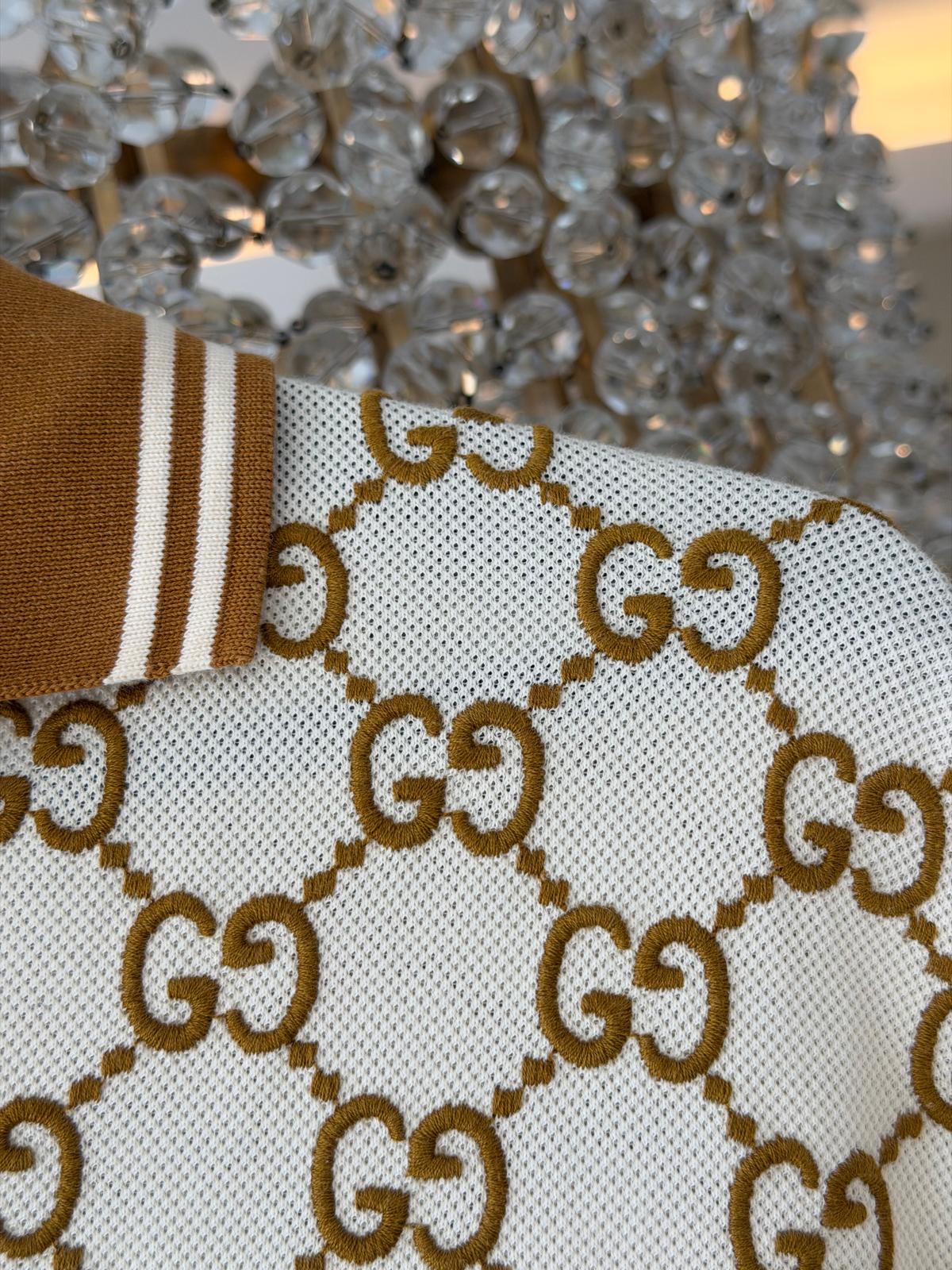 Gucci camel striped polo collar with ivory detailing