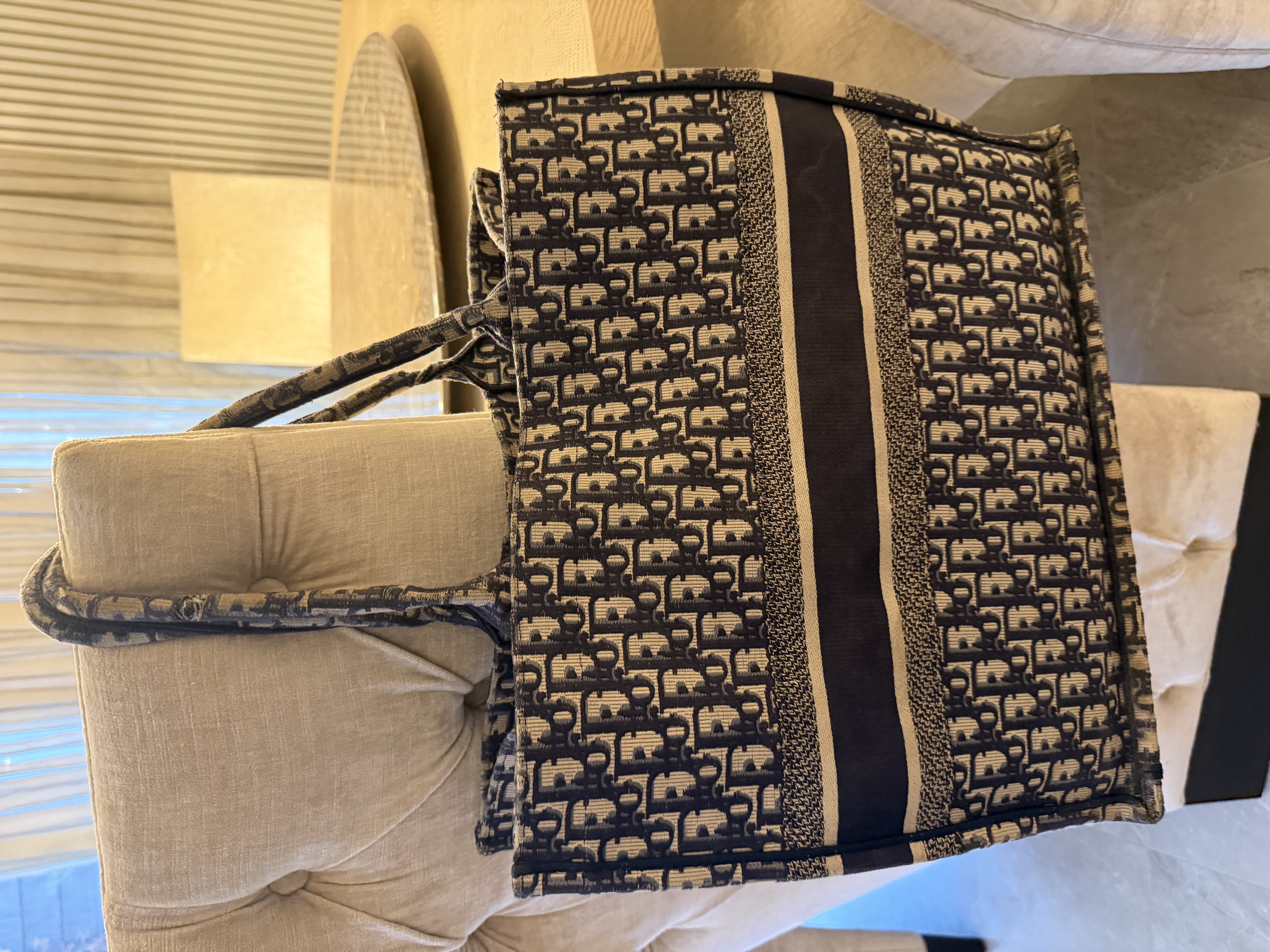 Christian Dior Christian Dior Oblique Book Tote – Navy & Beige — photograph 3
