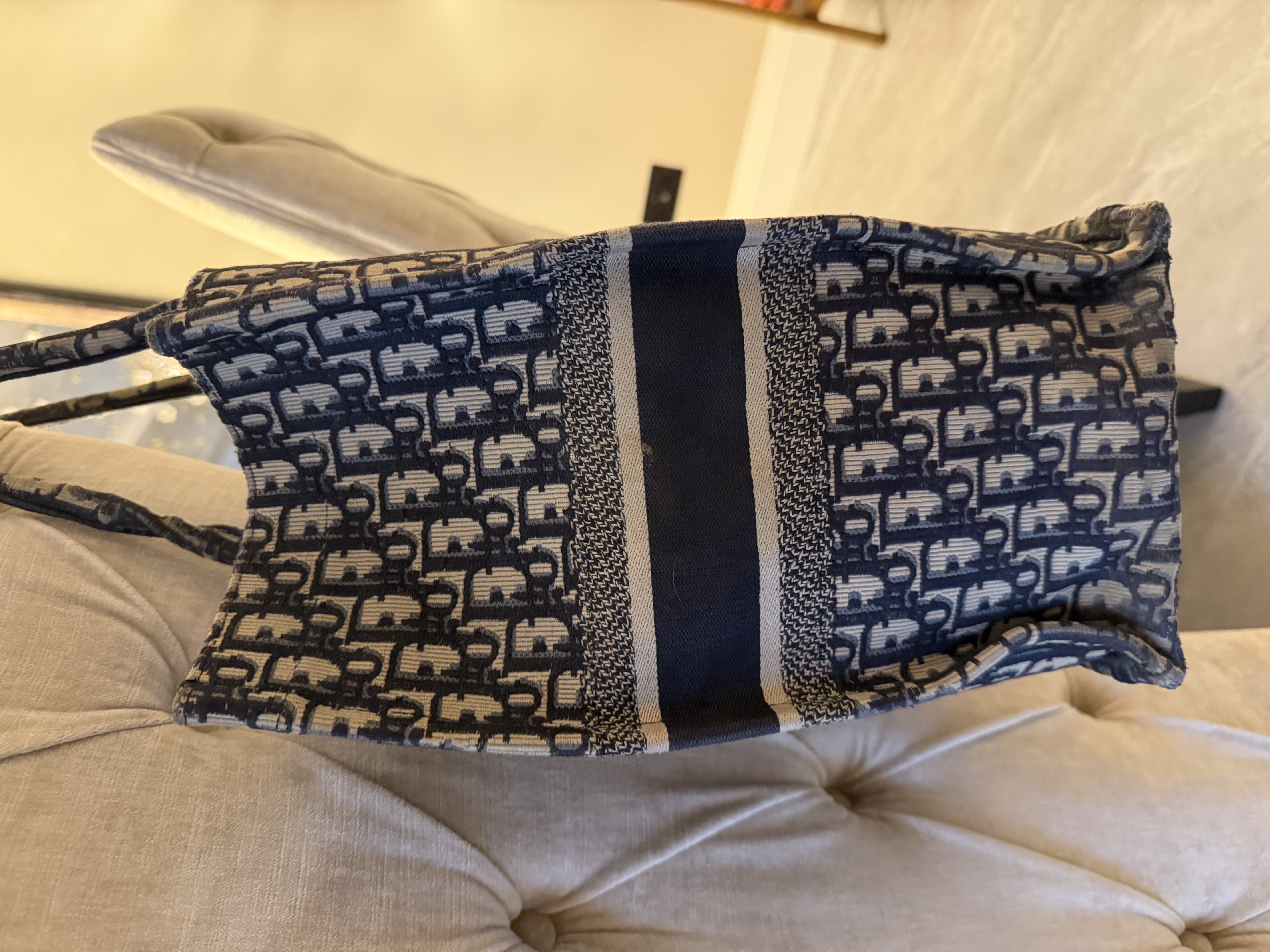 Christian Dior Christian Dior Oblique Book Tote – Navy & Beige — photograph 4