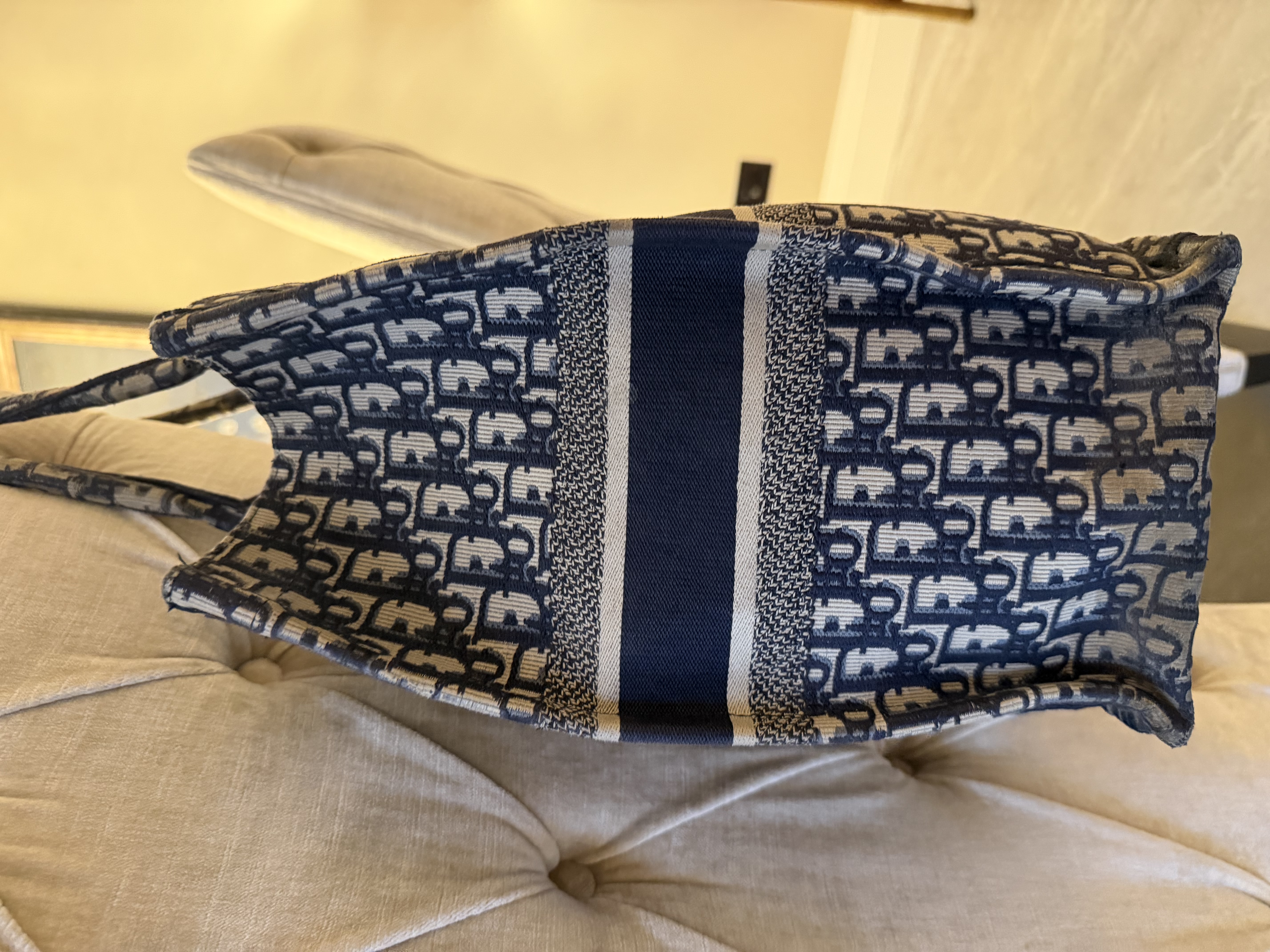 Christian Dior Christian Dior Oblique Book Tote – Navy & Beige — photograph 5