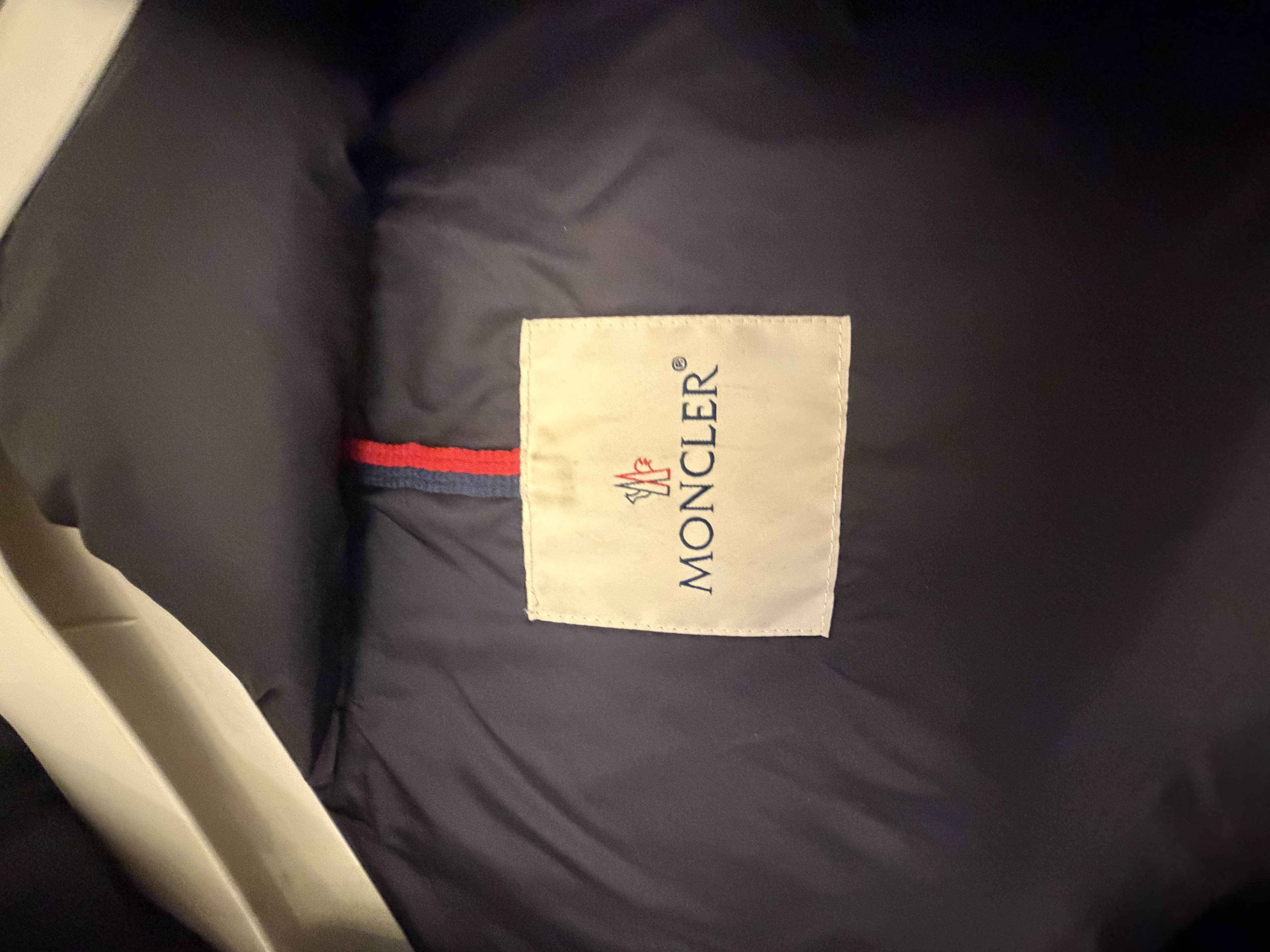 Moncler Moncler Navy Down Puffer Jacket with Fur-Trimmed Hood — photograph 2