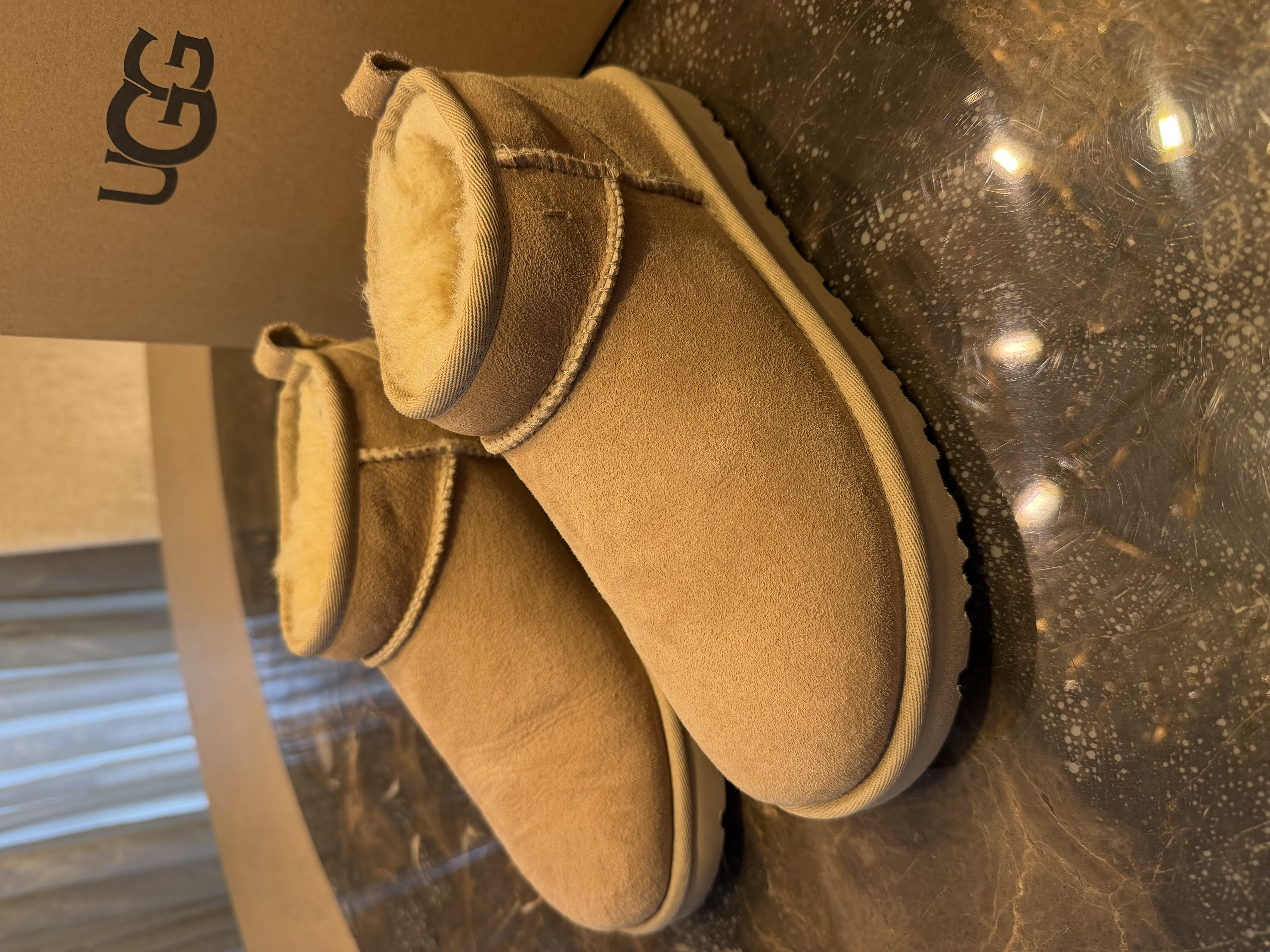 UGG UGG Classic Ultra Mini Suede Boots – Chestnut — photograph 2