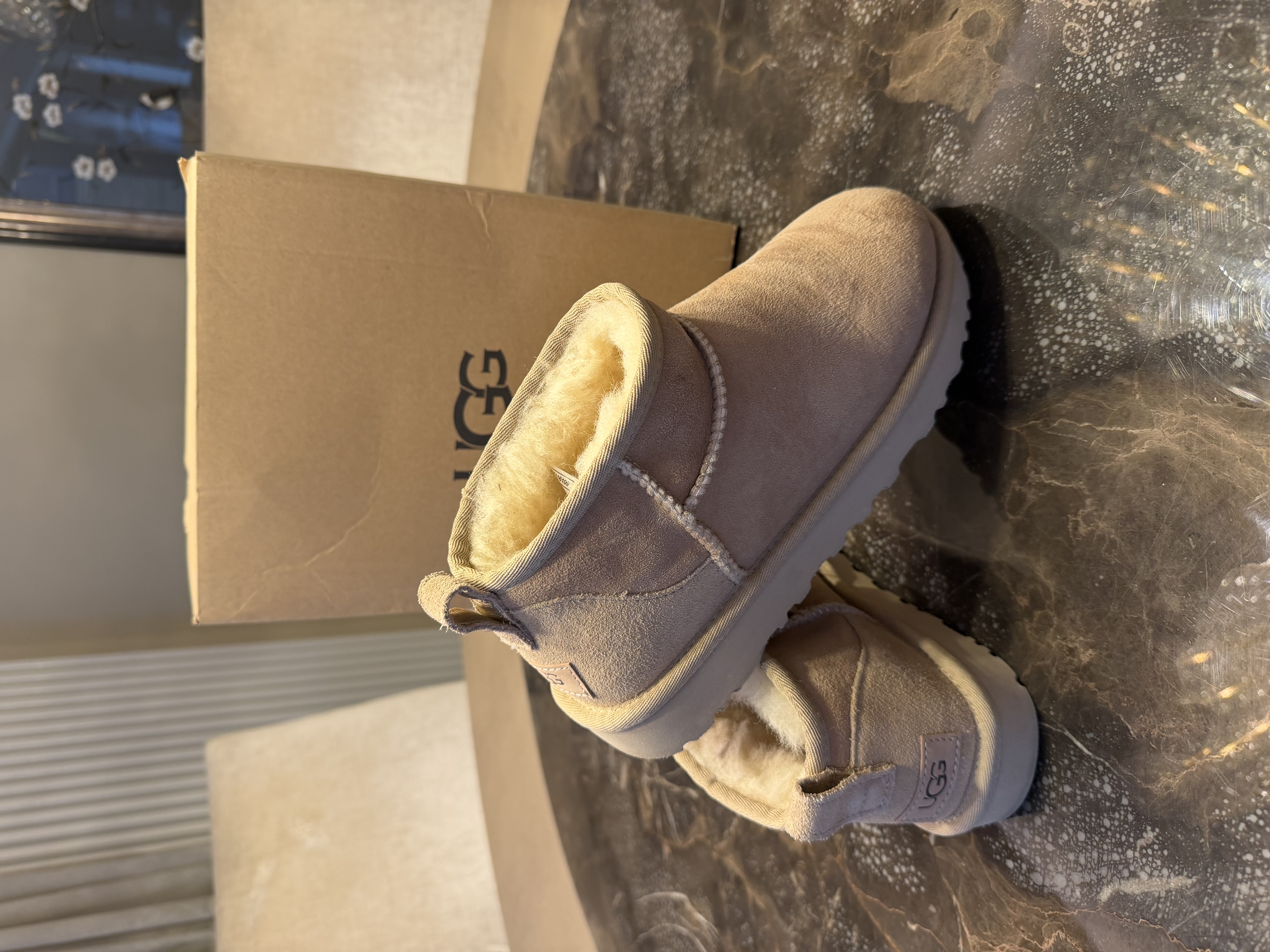 UGG UGG Classic Ultra Mini Suede Boots – Chestnut — photograph 5